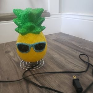 Pineapple light